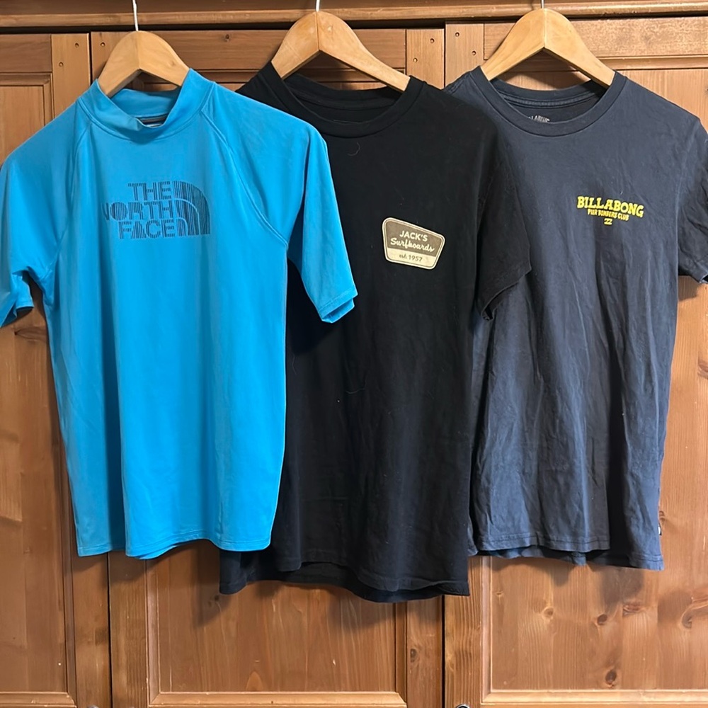 Lot of 3 Boy’s T-Shirts; The North Face, jack’s Surfboards & Billabong, Sm/Med
